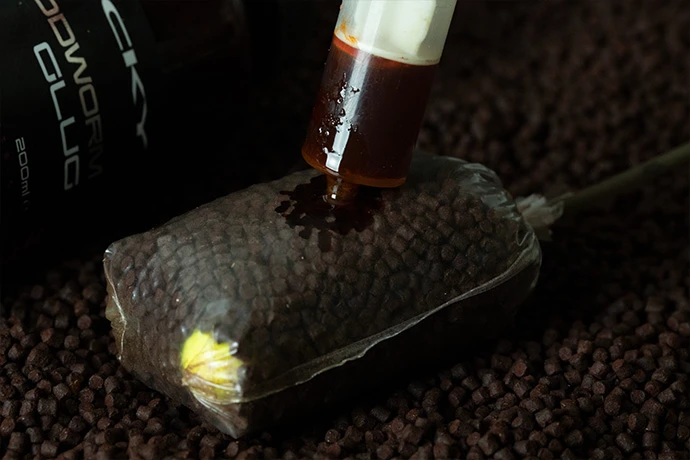 Sticky Baits Bloodworm Glug 200ml 4 Sticky Baits Bloodworm Glug 200ml - Afbeelding 2